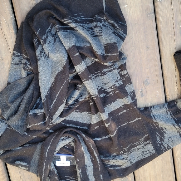 Calvin Klein sweater - Picture 5 of 7